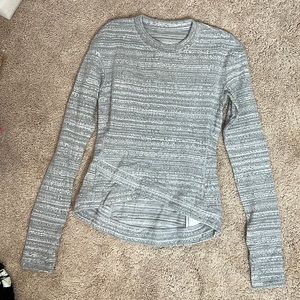 Lululemon close to crossing long sleeve